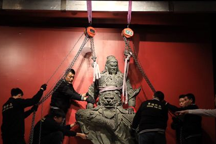 上千斤明代铜关公像吊装使用吊装带