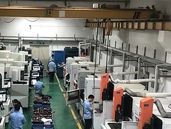 模具厂使用钢丝绳电动香蕉视频APP官网吊运模具（模具生产步骤）